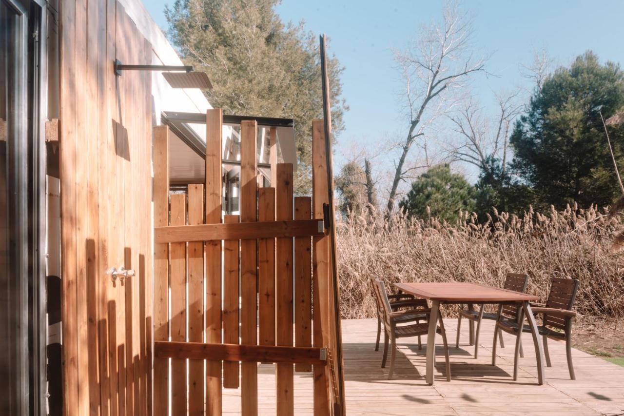 Cooltainer Retreat: Sustainable Coastal Forest Tiny House Near Barcelona カステルデフェルス エクステリア 写真